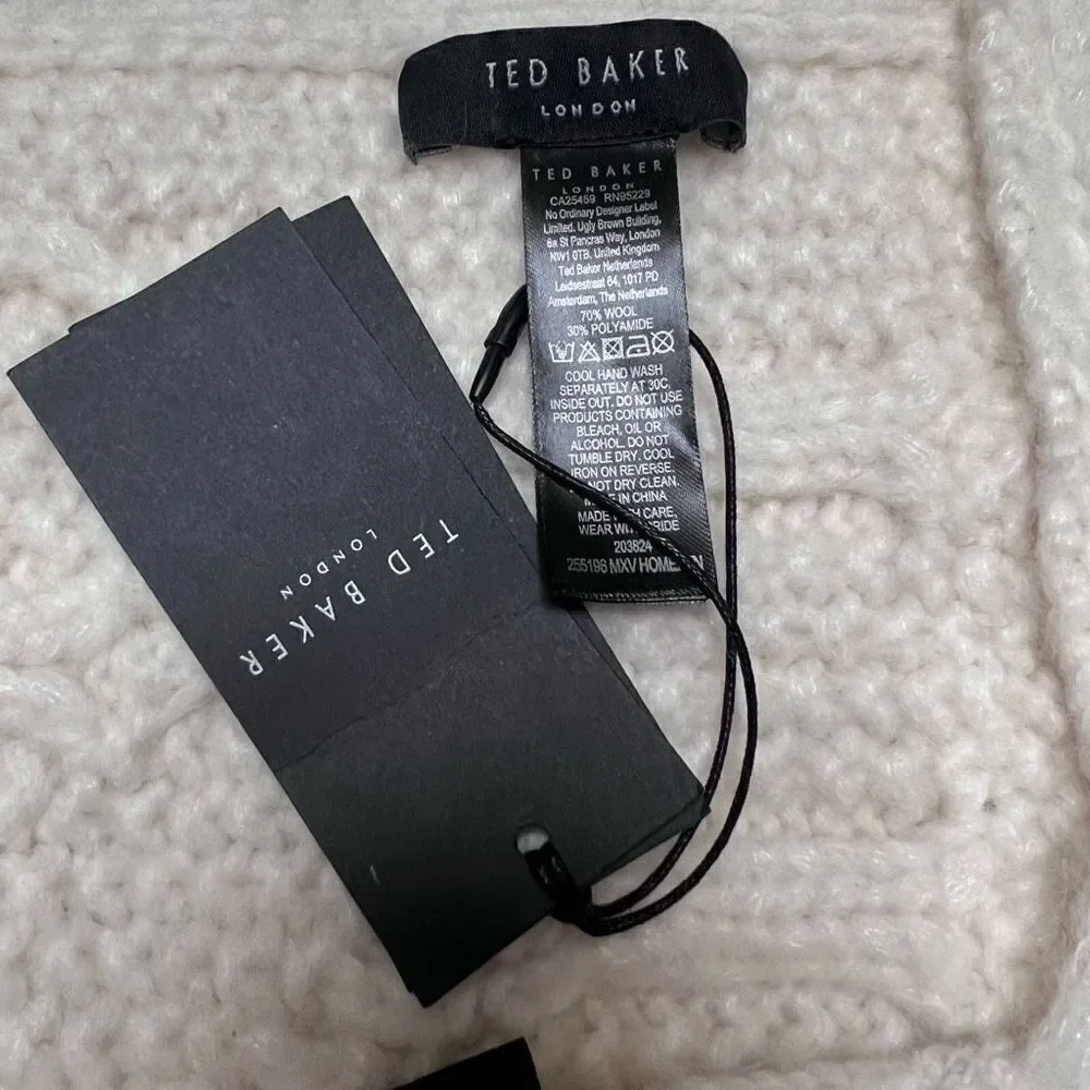 Ted Baker Wool Blend Cable Knit Scarf in Ivory NWT MSRP $139